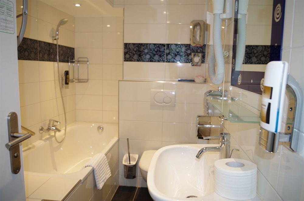 Hotel Franken An Der Messe Frankfurt am Main ภายนอก รูปภาพ